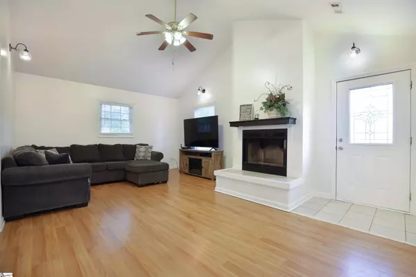 6 Clemson Street, Liberty, SC 29657