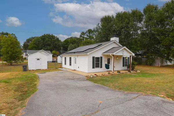 6 Clemson Street, Liberty, SC 29657