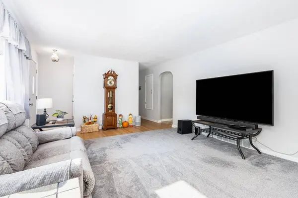 916 N Ardmore Avenue, Villa Park, IL 60181