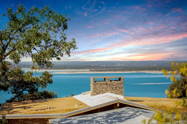 520 DEERWOOD DR, Canyon Lake, TX 78133-4716