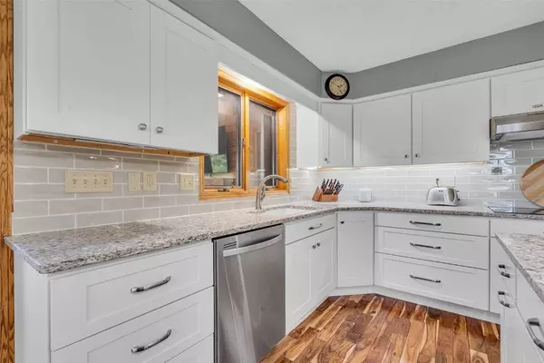 1930 Greentree CT NW, Cedar Rapids, IA 52405