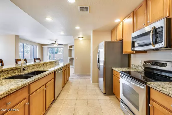 705 W QUEEN CREEK Road #1185, Chandler, AZ 85248