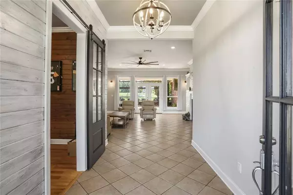 101 SHAMROCK DR, Des Allemands, LA 70030