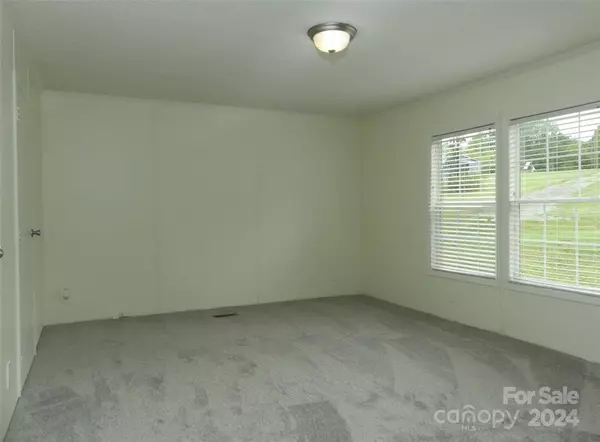 63 Tar Heel LN, Columbus, NC 2872