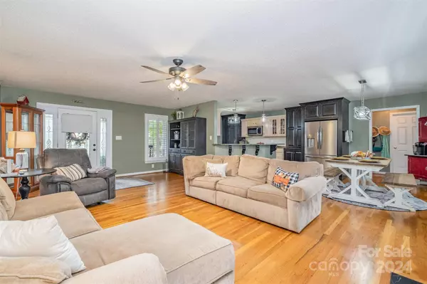 209 Nottingham DR, Maiden, NC 28650