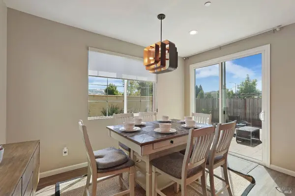 2176 Karen PL, Rohnert Park, CA 94928