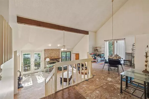 8029 Hallet ST, Lenexa, KS 66215