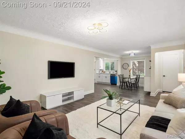 12931 ROSEMARY Boulevard, Oak Park, MI 48237