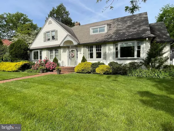 316 CHEWS LANDING RD, Haddonfield, NJ 08033
