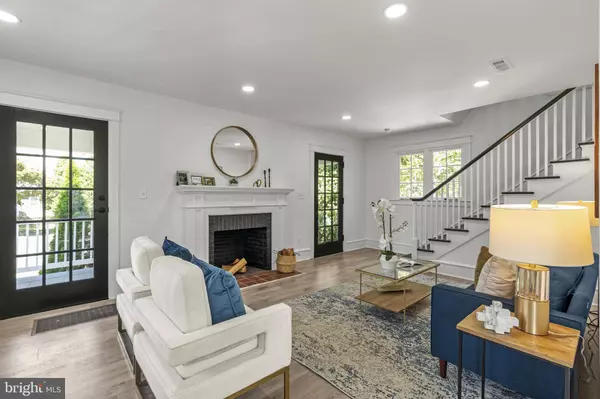 22 E MARSHALL RD, Lansdowne, PA 19050