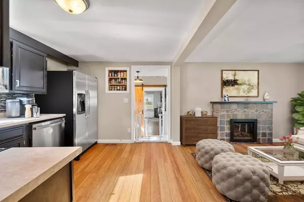 11 Wilbert Ave, Groveland, MA 01834