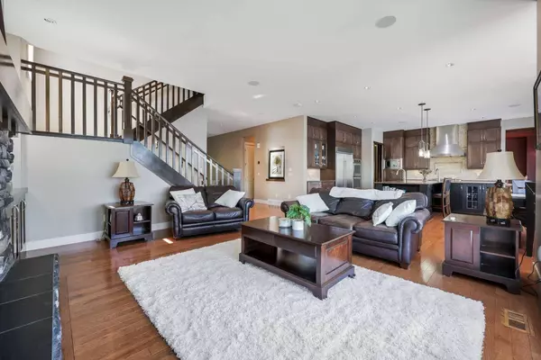 371 Chapala PT SE, Calgary, AB T2X 0A2