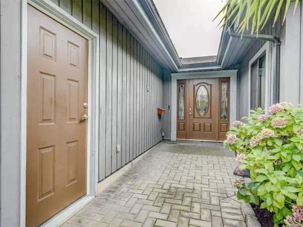 4269 Grange Rd, Saanich, BC V8Z 4V9