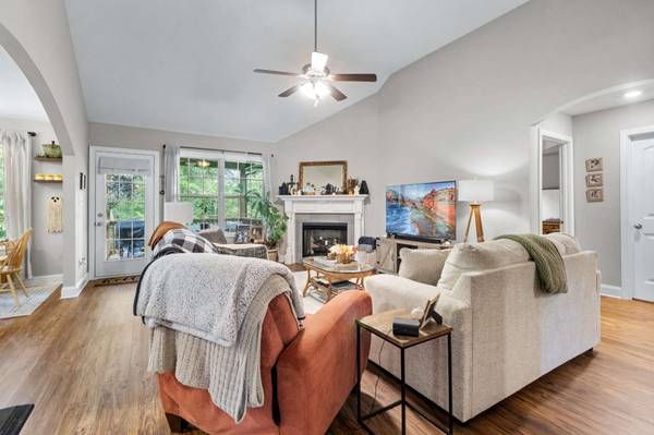 1129 Racker Dr, Clarksville, TN 37043