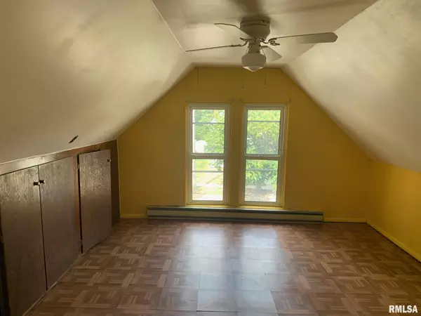 1428 ELM ST, Quincy, IL 62301