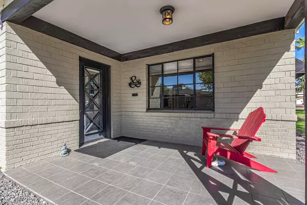 808 W AVALON Drive, Phoenix, AZ 85013