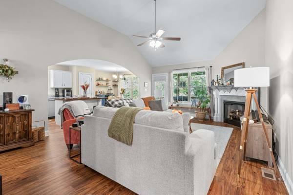 1129 Racker Dr, Clarksville, TN 37043