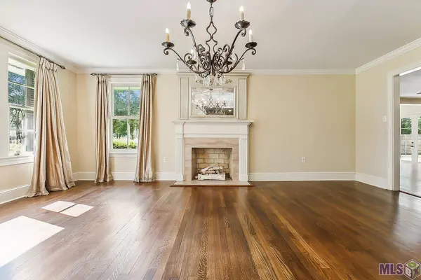 1744 LONGWOOD DR, Baton Rouge, LA 70808