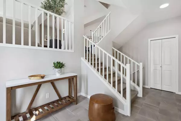 246 Sage Meadows GN NW, Calgary, AB T3P 0X5