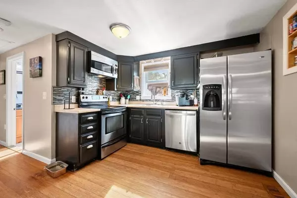 11 Wilbert Ave, Groveland, MA 01834