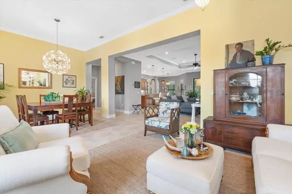 7258 LAKE FOREST GLN, Lakewood Ranch, FL 34202