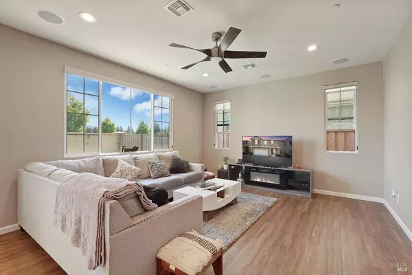 2176 Karen PL, Rohnert Park, CA 94928