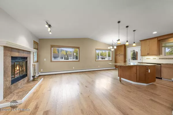 17707 Kiloana CIR, Eagle River, AK 99577