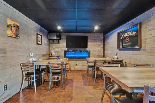 503 W Main St, Newburg, WI 53060