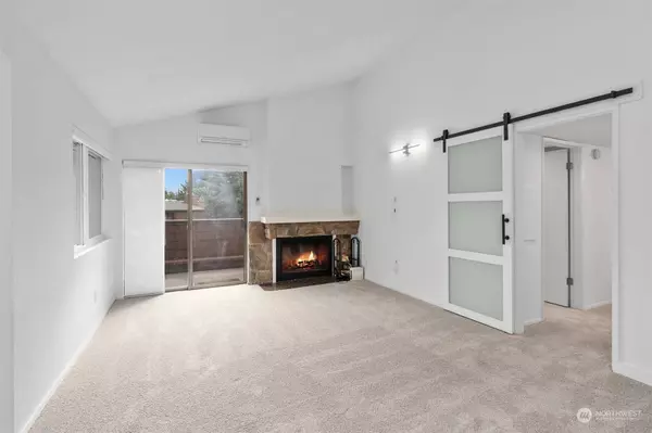 11504 NE 128th St #5, Kirkland, WA 98034