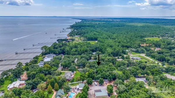 1708 Floresta Cir, Milton, FL 32583