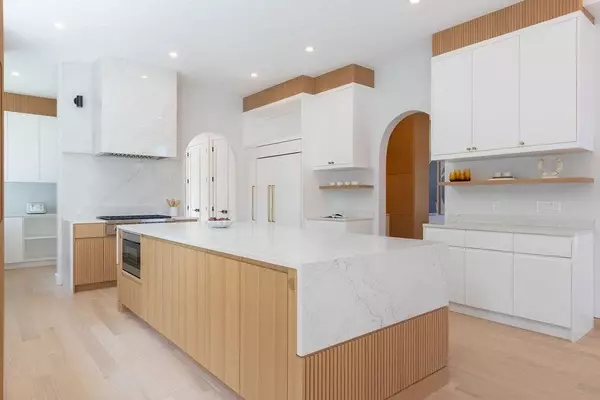 52 Sharpe Rd, Newton, MA 02468