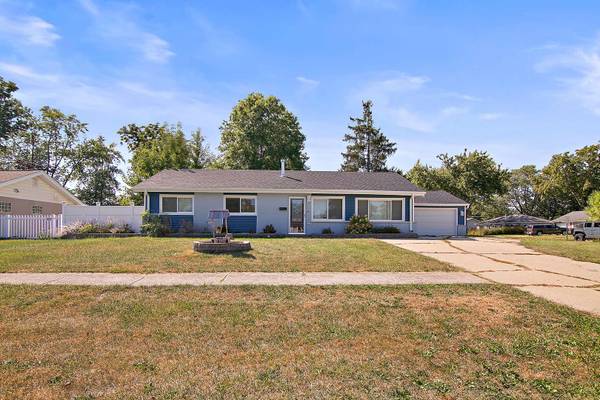 440 Lincoln DR, Hoffman Estates, IL 60169