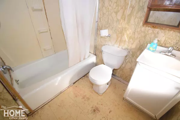 328 N Saginaw Street, Owosso, MI 48867