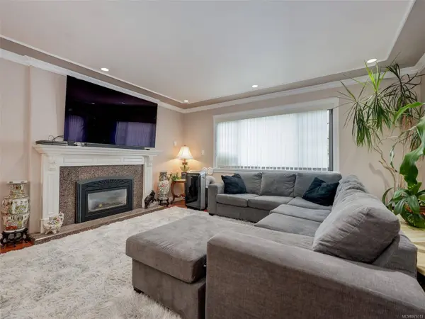 4269 Grange Rd, Saanich, BC V8Z 4V9