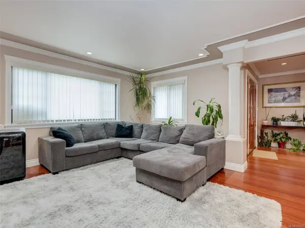 4269 Grange Rd, Saanich, BC V8Z 4V9