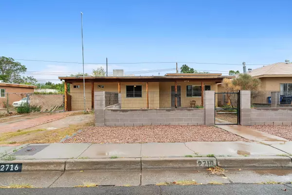 2716 ALISO DR NE, Albuquerque, NM 87110