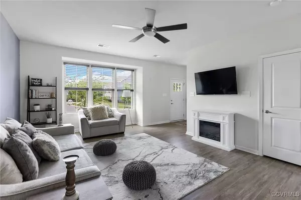 16429 Gossamer DR, Moseley, VA 23120