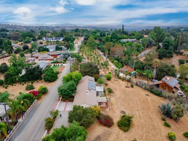 1032 Riverview Dr, Fallbrook, CA 92028