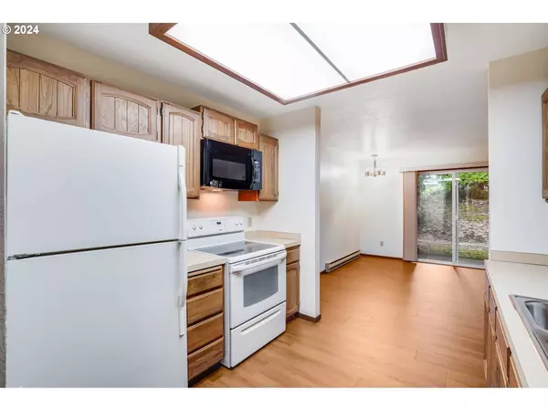 9776 SW TUALATIN RD, Tualatin, OR 97062