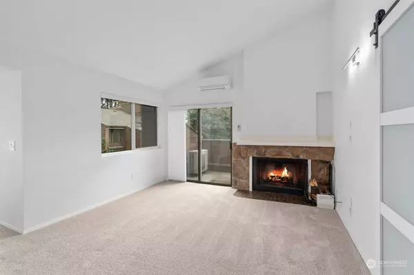 11504 NE 128th St #5, Kirkland, WA 98034