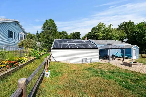 11 Wilbert Ave, Groveland, MA 01834