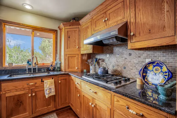 175 Piedra Loop, White Rock, NM 87547