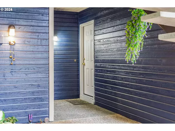 9776 SW TUALATIN RD, Tualatin, OR 97062