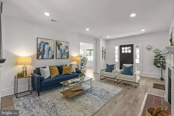 22 E MARSHALL RD, Lansdowne, PA 19050