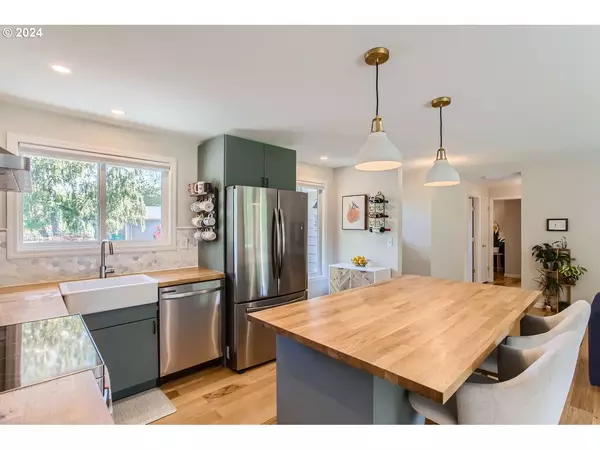 10955 SW 82ND AVE, Portland, OR 97223