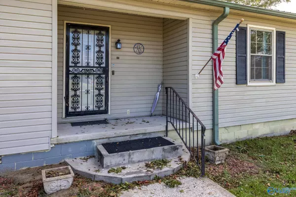 47 Jarvis Drive, Falkville, AL 35622