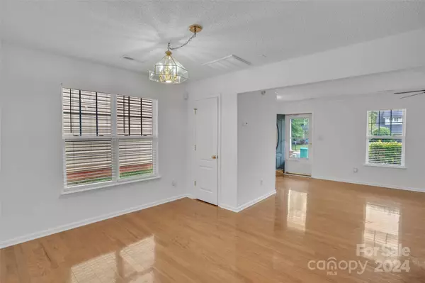 230 Amir CIR, Matthews, NC 28105