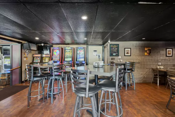 503 W Main St, Newburg, WI 53060