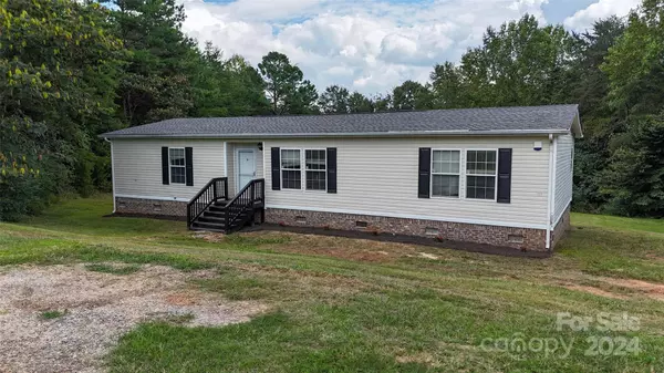 63 Tar Heel LN, Columbus, NC 2872