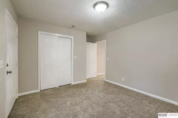 2555 Rees Street, Omaha, NE 68105